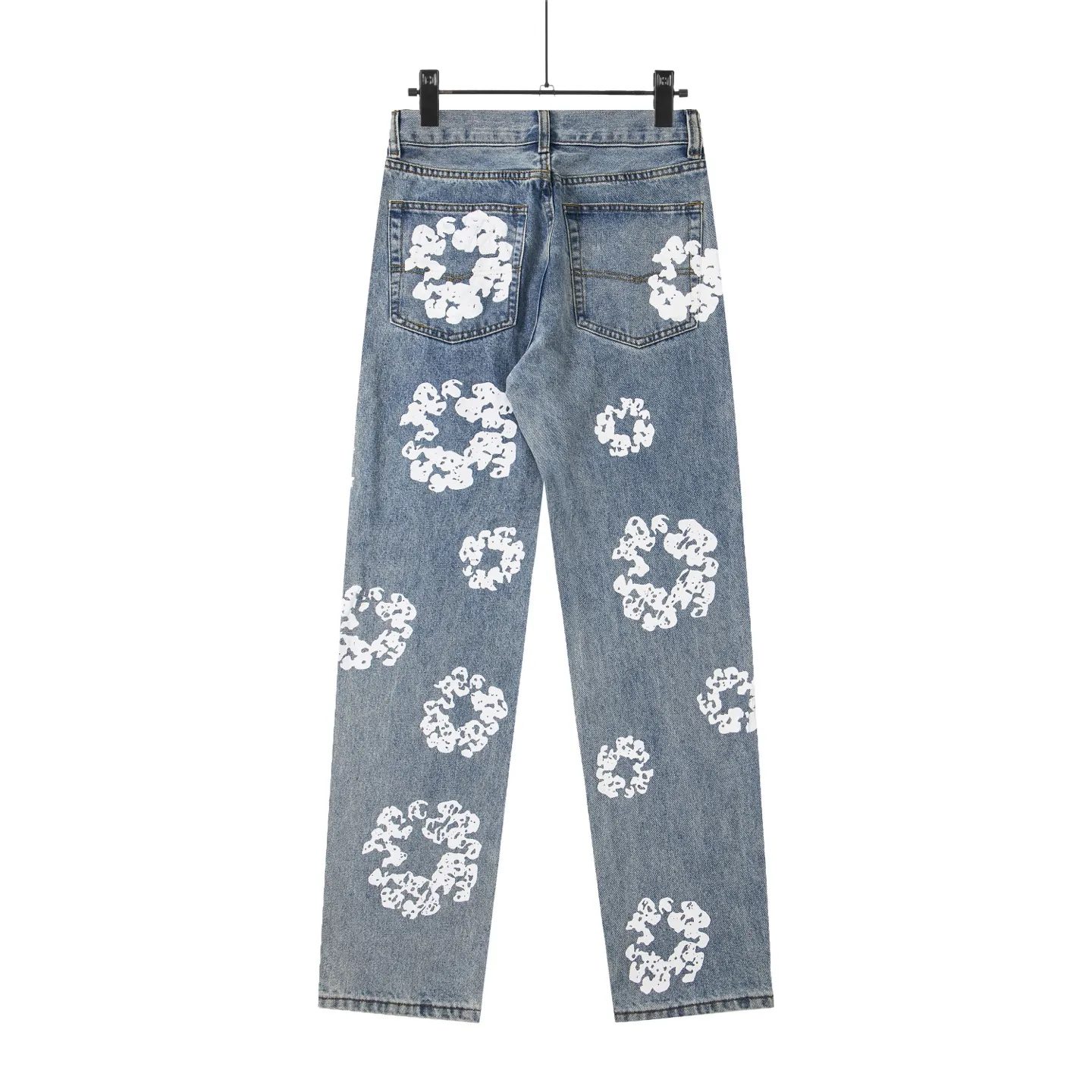 #8197 P220💰 DENIM TEARS Kapok American niche brand printed washed straight jeans. Produced by a major washed factory. Full of high-end feel. Knee part destroyed design with patchwork design. Already used as facade design. Leather waist nameplate. The focus of this style is not on washing, but on the destroyed shape and version. The secret lies in the craftsmanship of the master. The cost of post-production grinding, machining, knife cutting, etc. is far beyond comparison with assembly line products. Color: black, blue, gray. Size: 28-36 (corresponding to S-XXL)